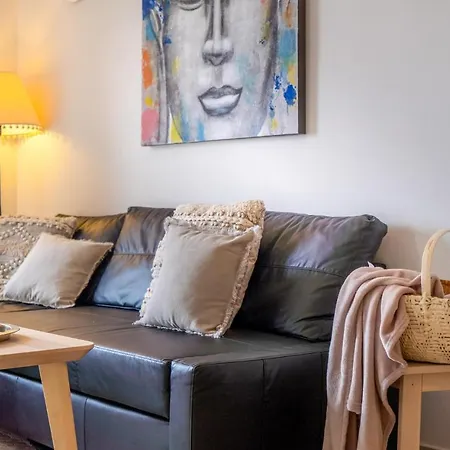 2 Bedroom In Apartment