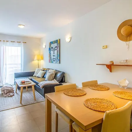 2 Bedroom In Apartment *